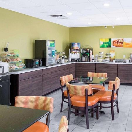 Quality Inn & Suites Arnold - St Louis Dış mekan fotoğraf